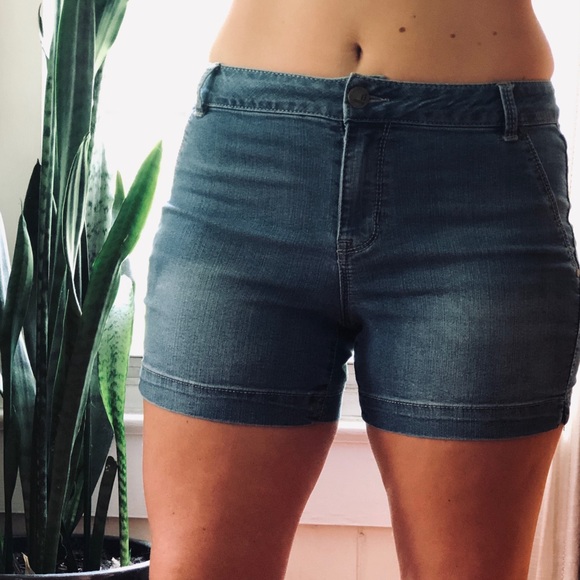 d. jeans - jean shorts - Picture 1 of 5